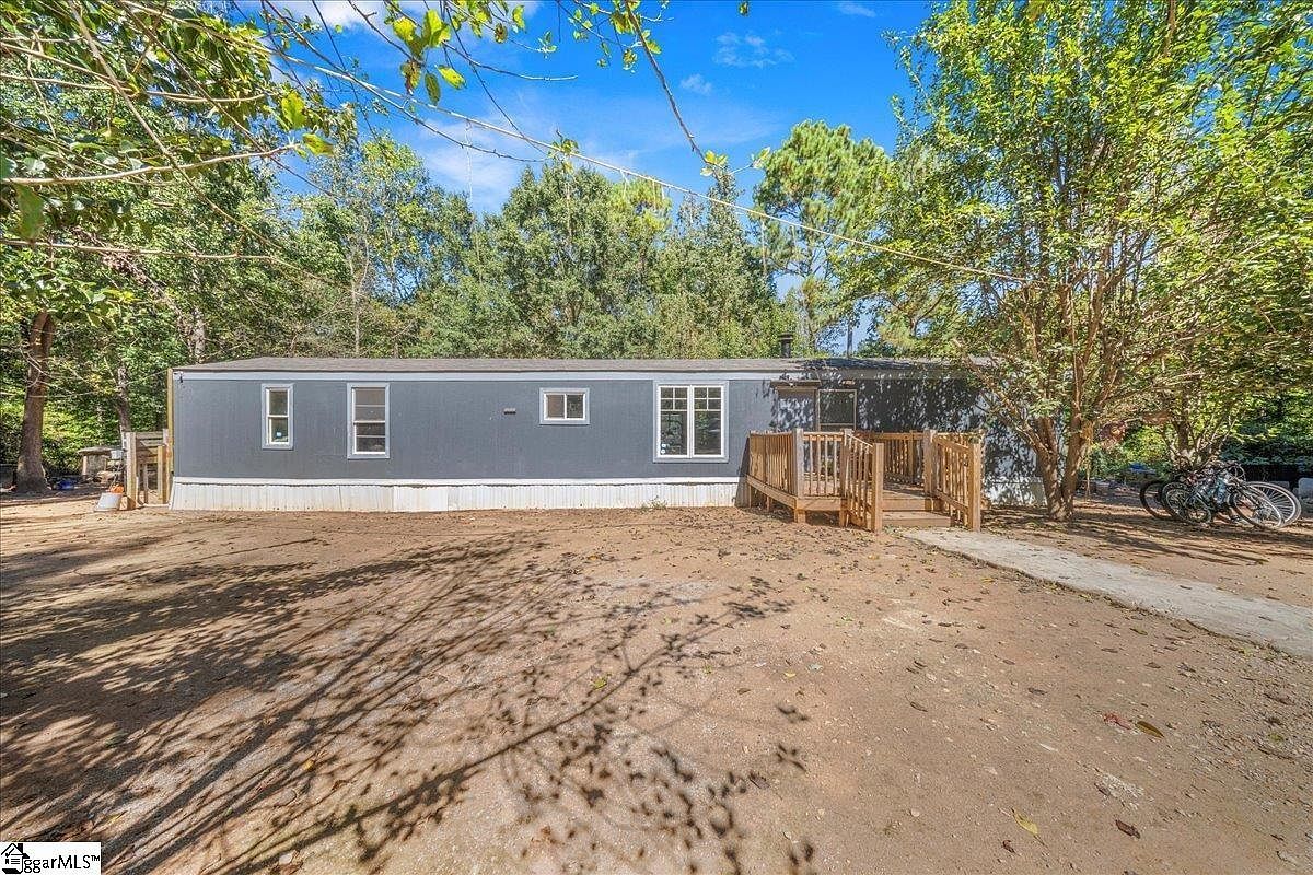 1660 Kilgore Bridge Rd Woodruff, SC 29388 - Thumbnail 2