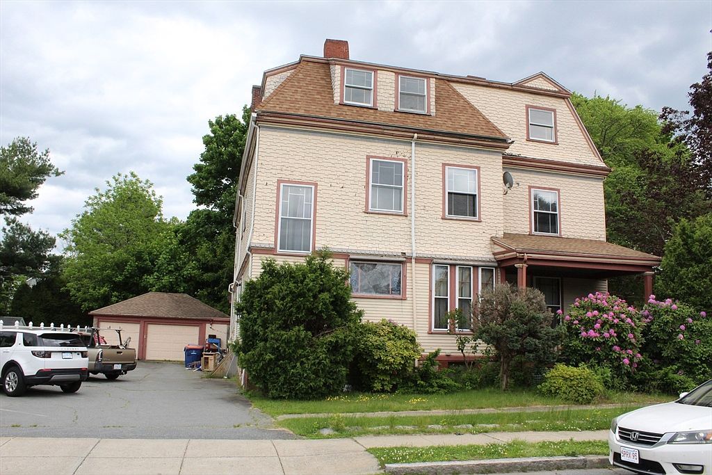 127 Hawthorn St New Bedford, MA 02740 | Multi Family