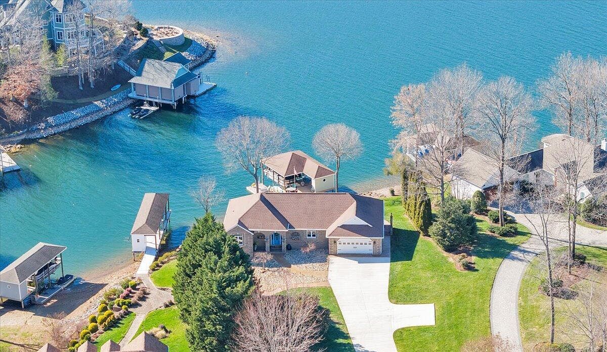 137 Ventnor Ave Moneta, VA 24121 - Thumbnail 2