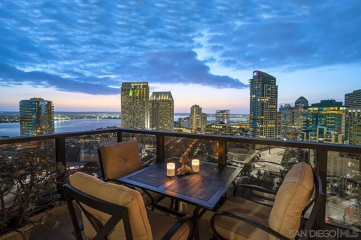 100 Harbor Dr UNIT 2404 San Diego, CA 92101 - Thumbnail 2