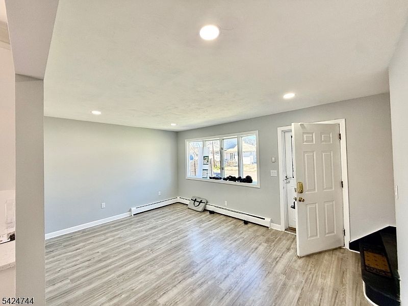35 Fiat Ave Iselin, NJ 08830, 8830