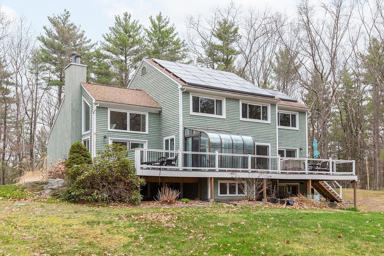 37 Standish Way Amherst, NH 03031  | Single Family