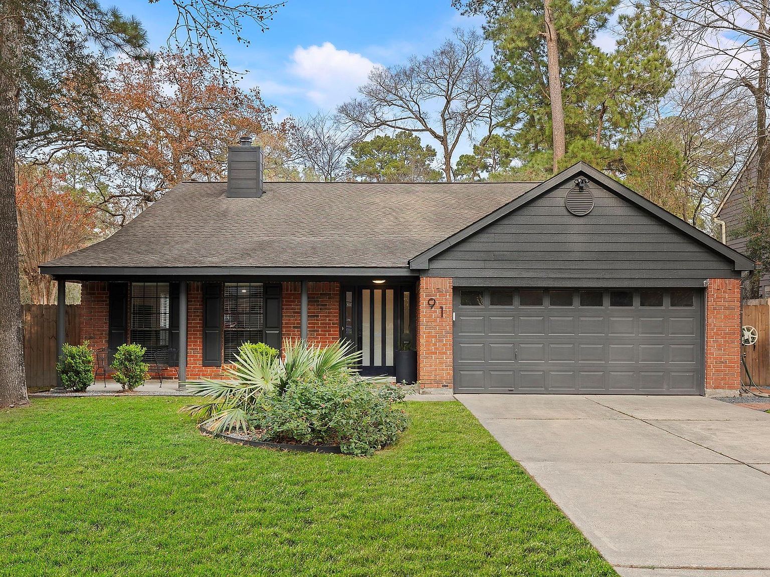 91 N Pathfinders Cir Spring, TX 77381, 77381