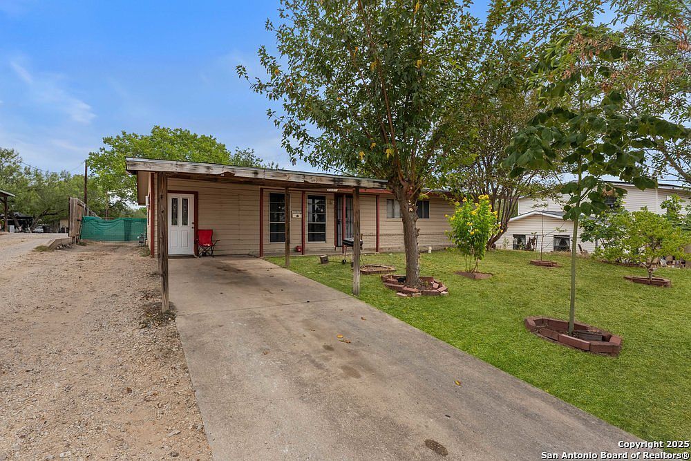 3250 Bob Billa St San Antonio, TX 78223 - Thumbnail 2
