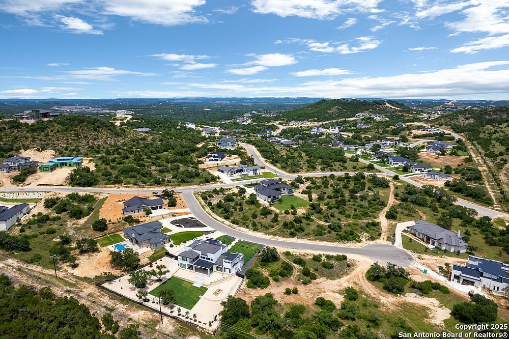 23216 Logan Cyn #8 San Antonio, TX 78255 - Thumbnail 2