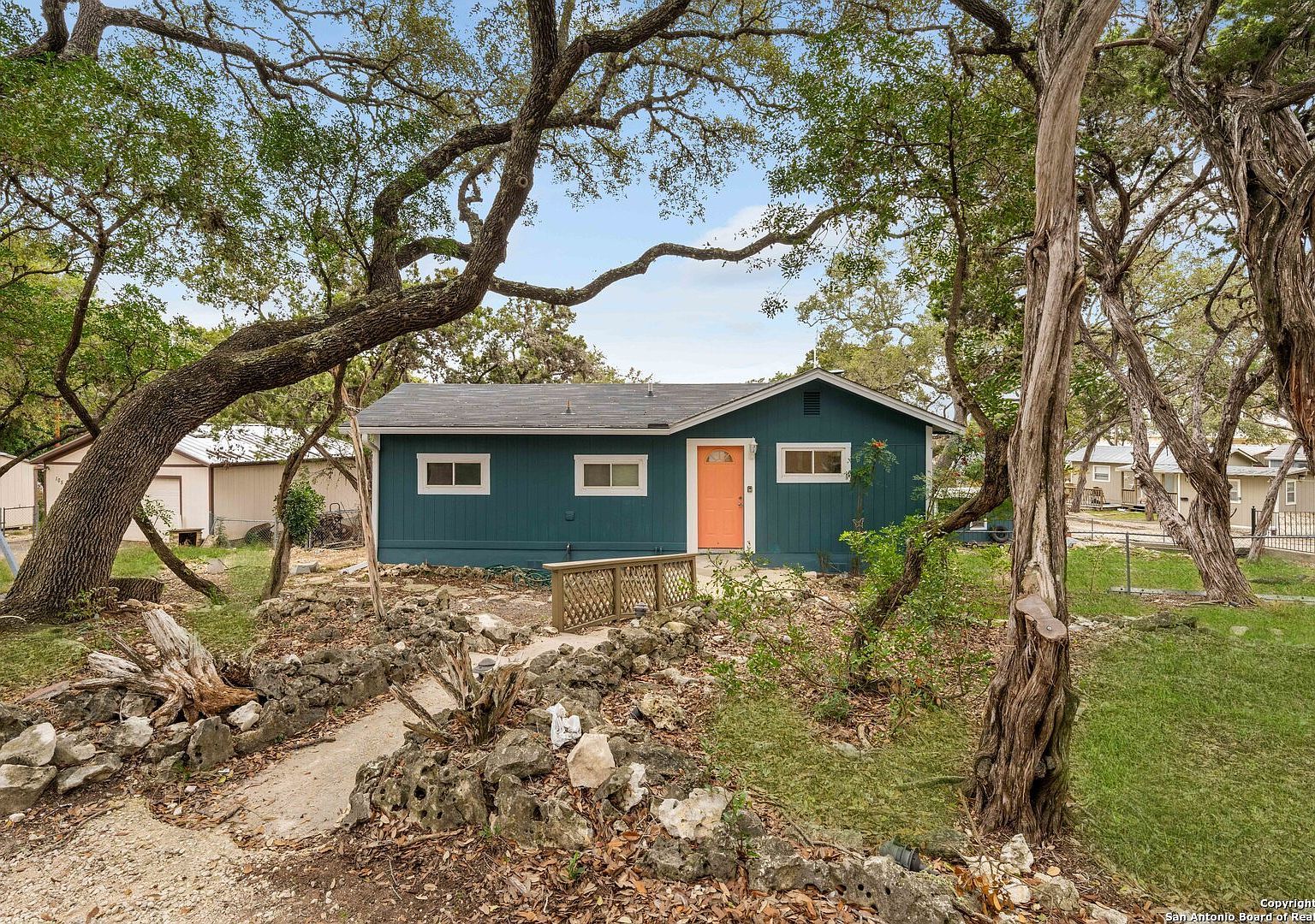 143 Park Dr Lakehills, TX 78063 - Thumbnail 2