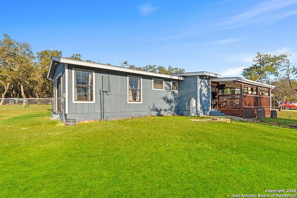 277 W Bear Springs Rd Pipe Creek, TX 78063 - Thumbnail 2