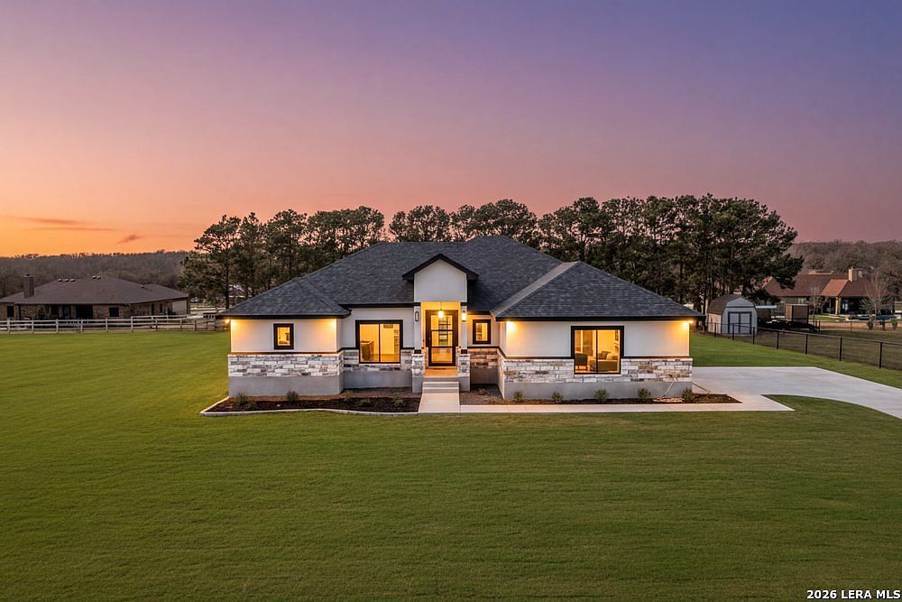 314 Honeysuckle Ln La Vernia, TX 78121 - Thumbnail 2