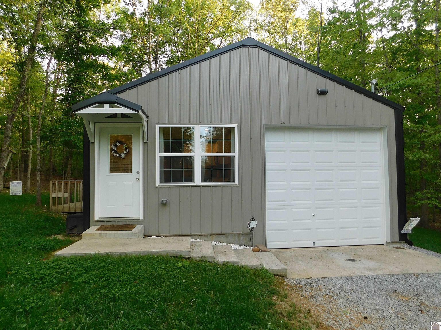 92 Clara Ln Benton, KY 42025  | Single Family