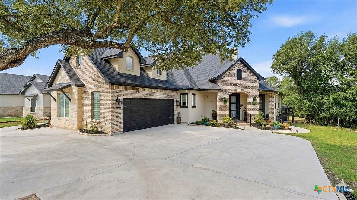 210 Jeff Vaughn Blanco, TX 78606 | Single Family