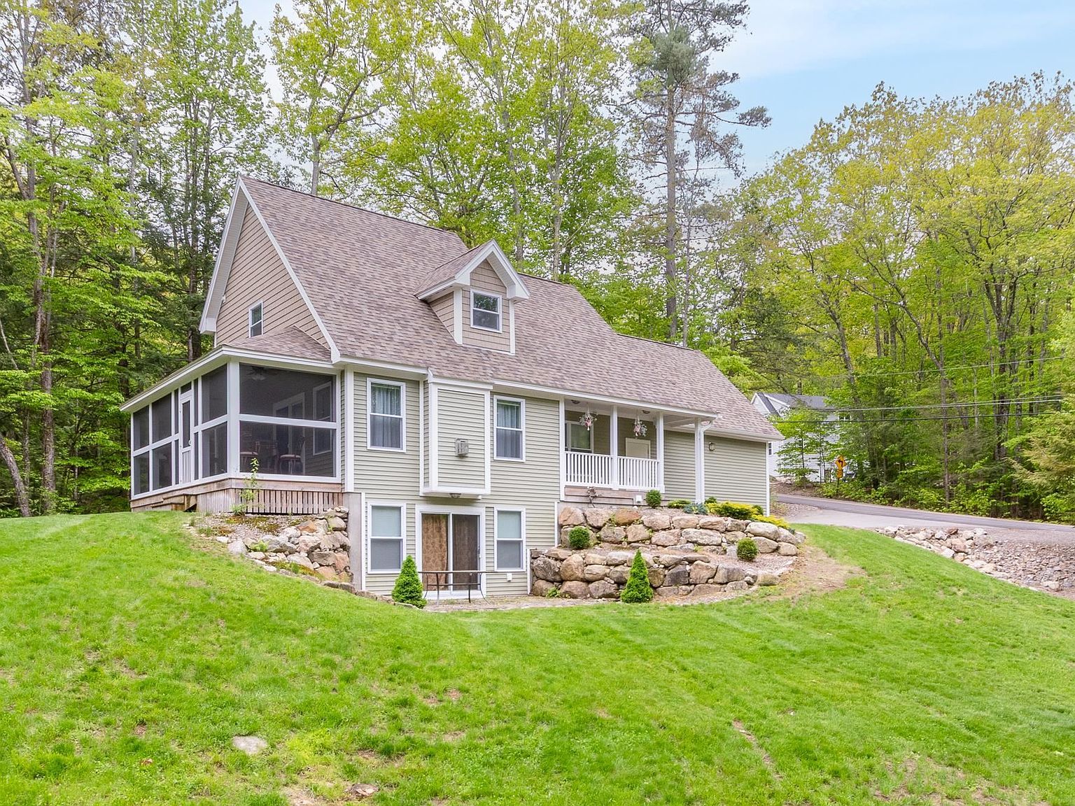 93 White Birch Dr Gilford, NH 03249, 3249