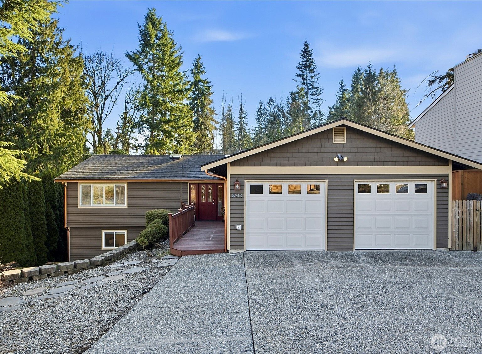 8713 NE 144th St Kirkland, WA 98034 - Thumbnail 2