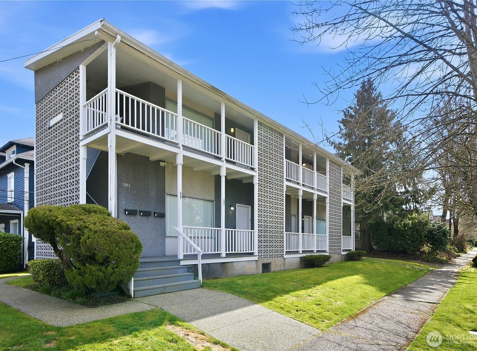 901 S Grant Ave Tacoma, WA 98405 - Thumbnail 2