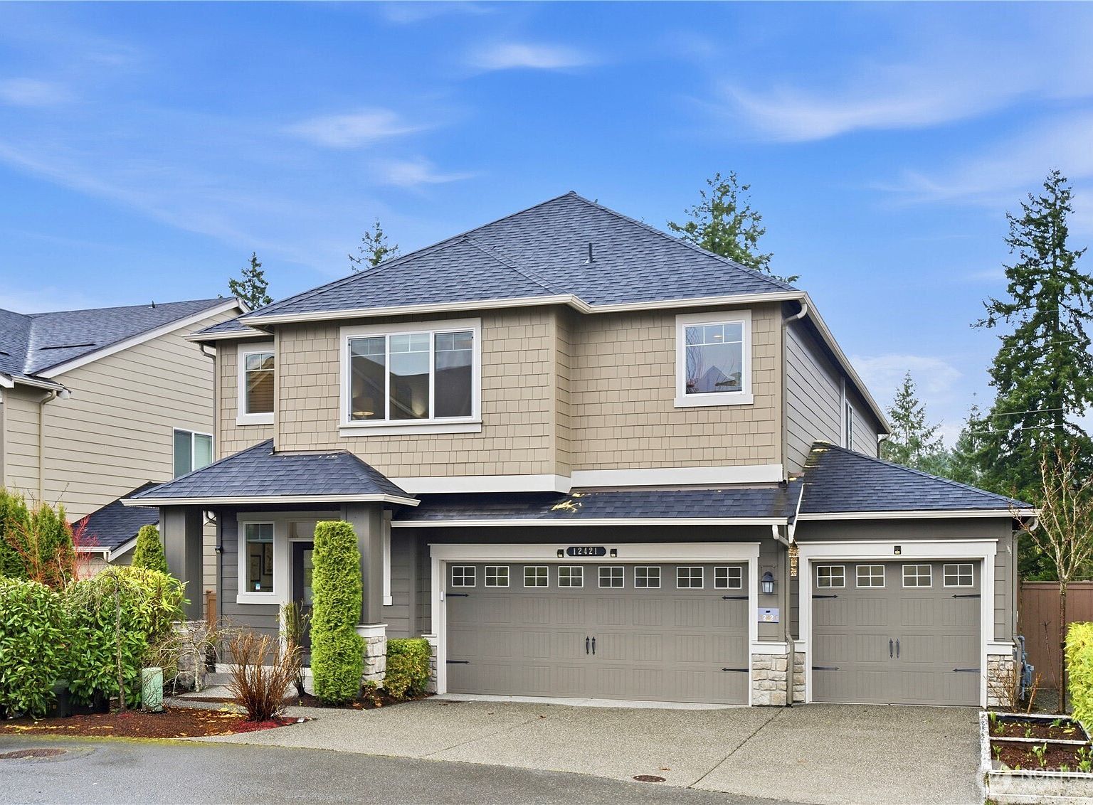 12421 NE 153rd Pl Woodinville, WA 98072 - Thumbnail 2