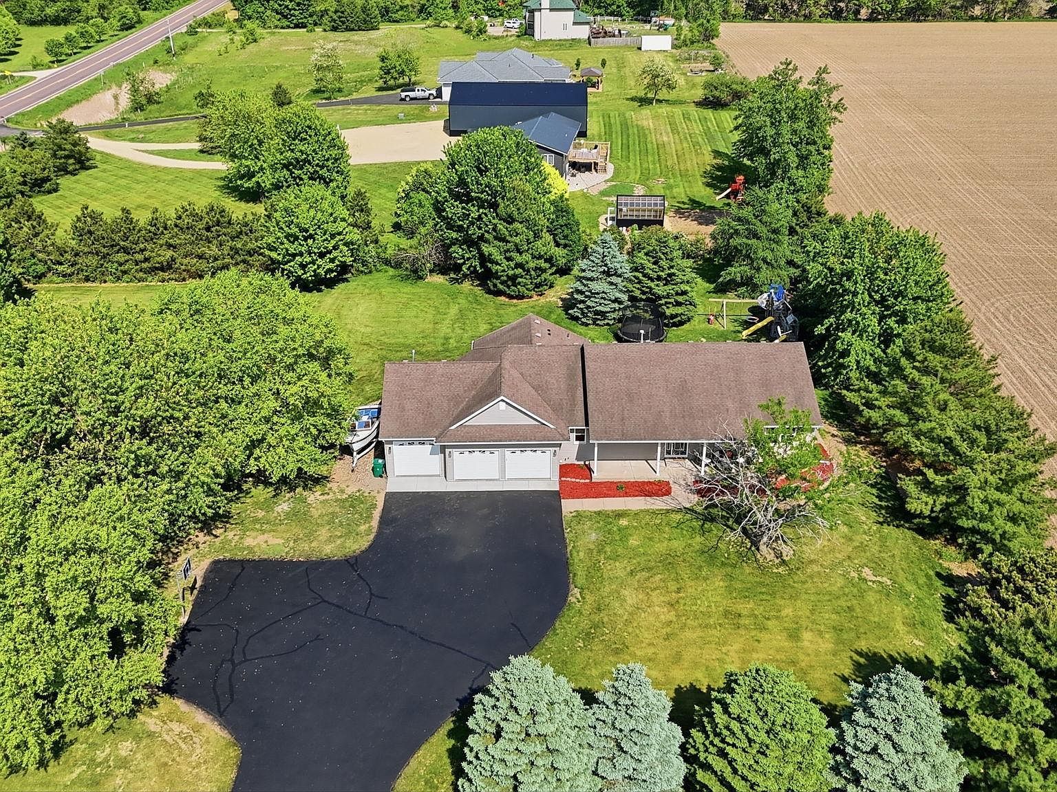 545 Kreuziger Rd Roberts, WI 54023, 54023