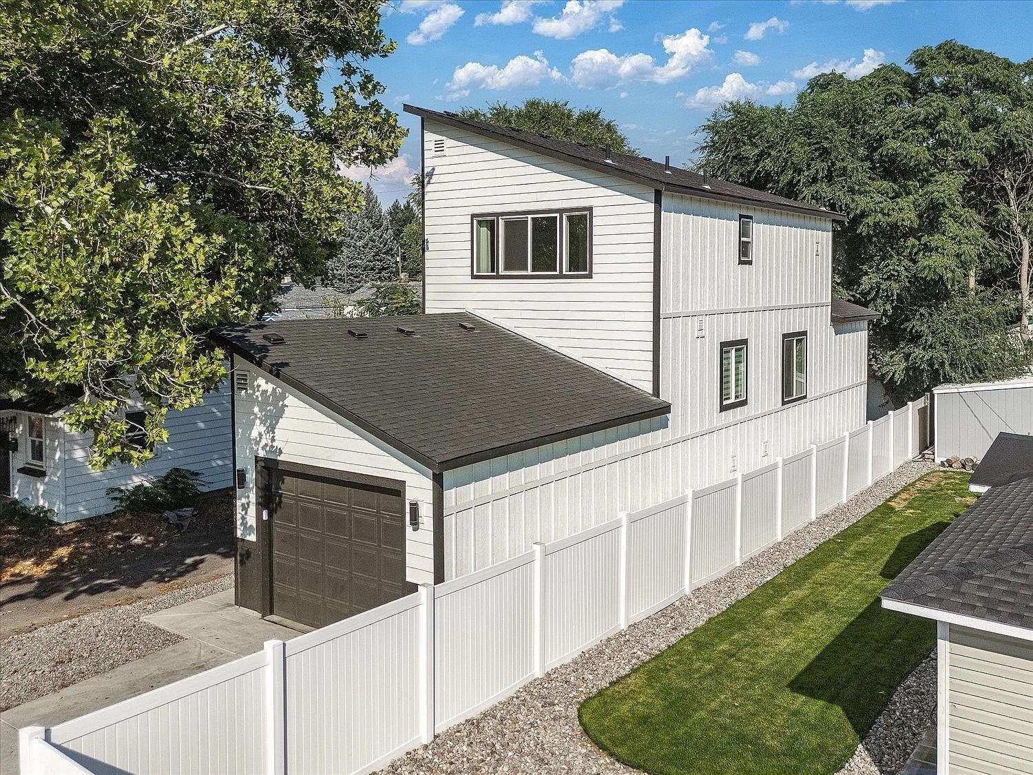 5908 N Monroe St Spokane, WA 99205 - Thumbnail 2