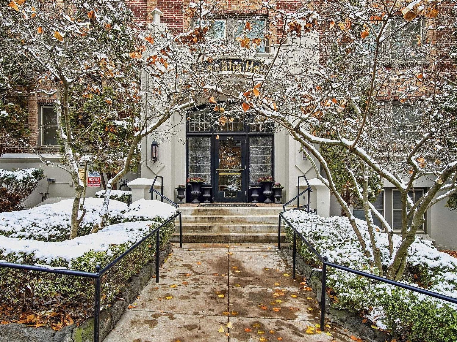 704 W 6th Ave APT 302 Spokane, WA 99204 - Thumbnail 2