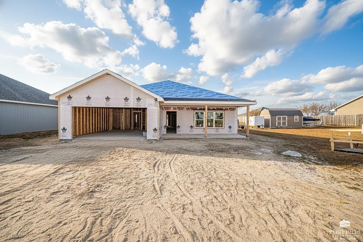 2539 Harrier Dr Junction City, KS 66441 - Thumbnail 2