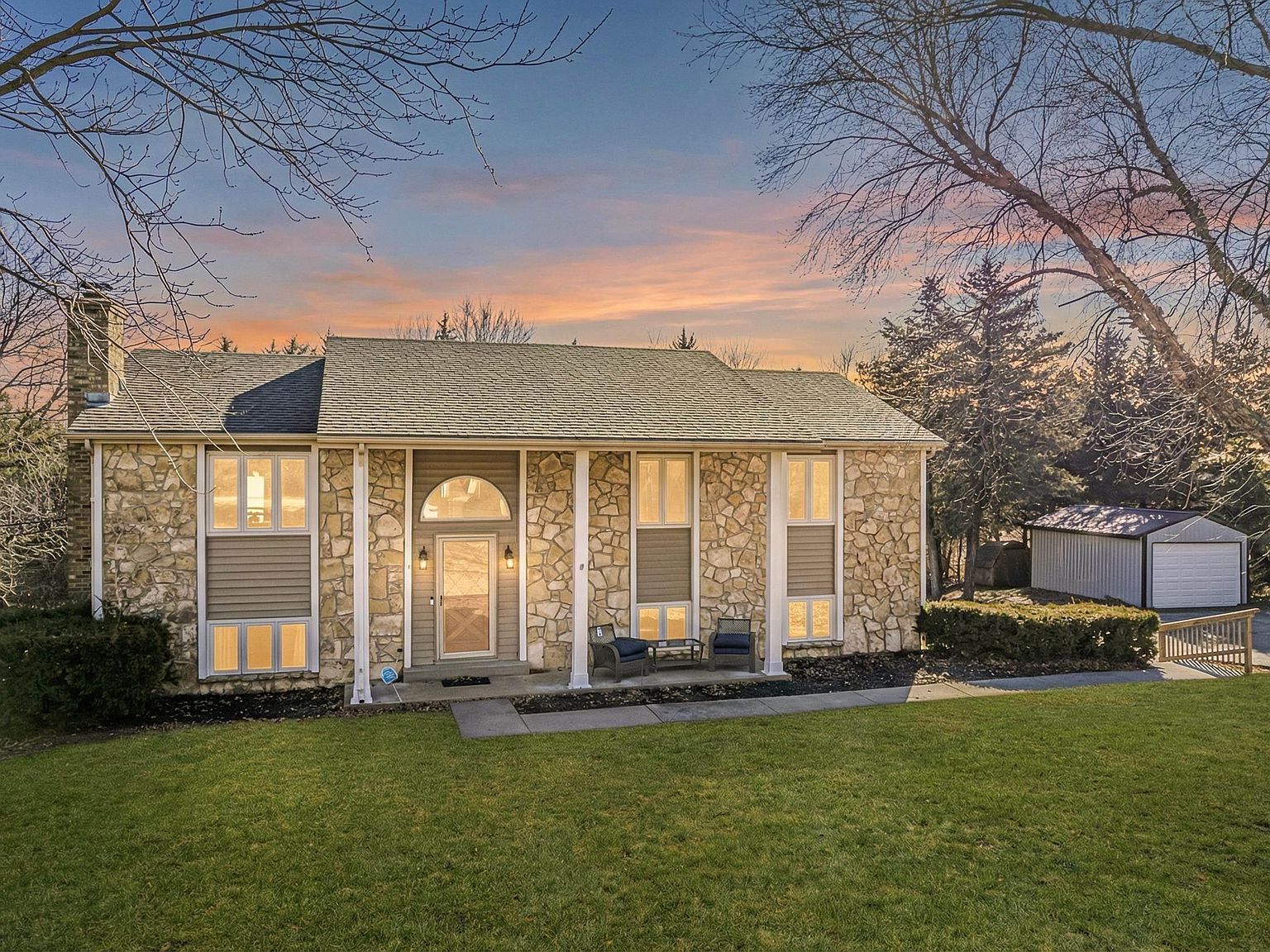 3223 Weaver Dr Milford, KS 66514 - Thumbnail 2