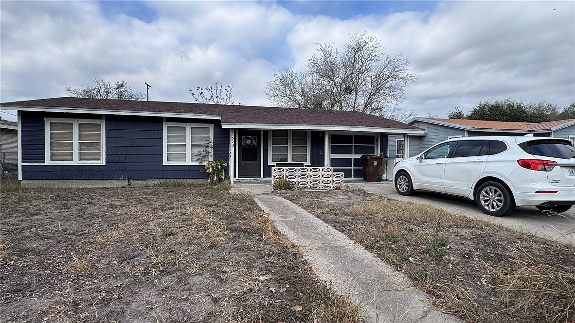 523 Frances St Kingsville, TX 78363 - Thumbnail 2