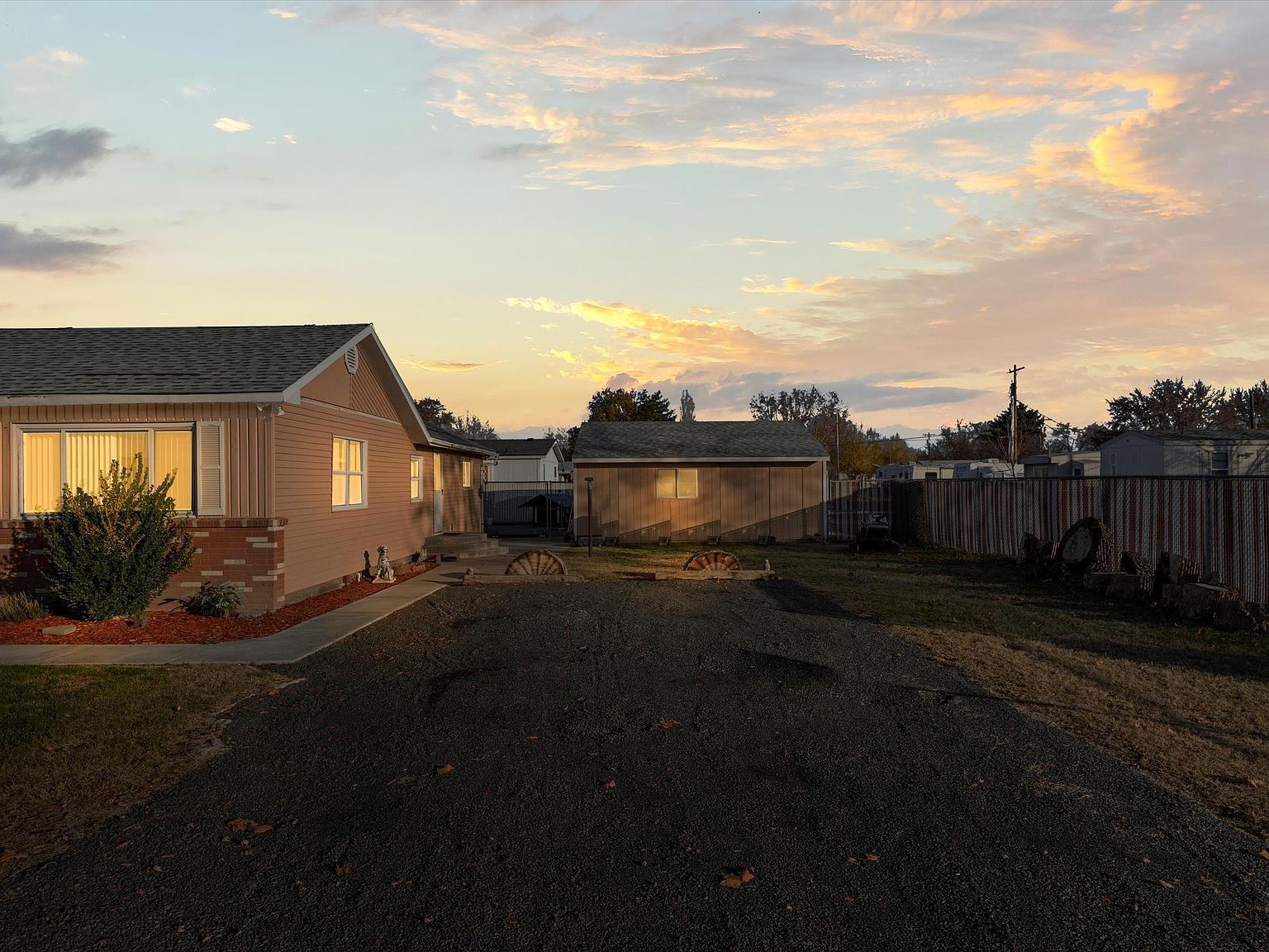 494 S 38th Ave West Richland, WA 99353 - Thumbnail 2