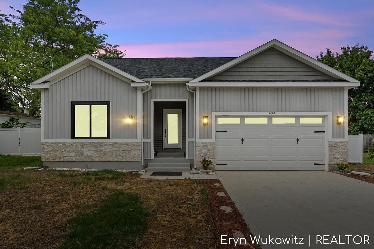 409-6 Mile Rd NW Comstock Park, MI 49321, 49321
