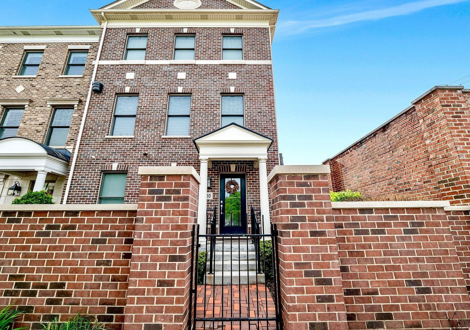 110 S Washington St Wheaton, IL 60187  | New build
