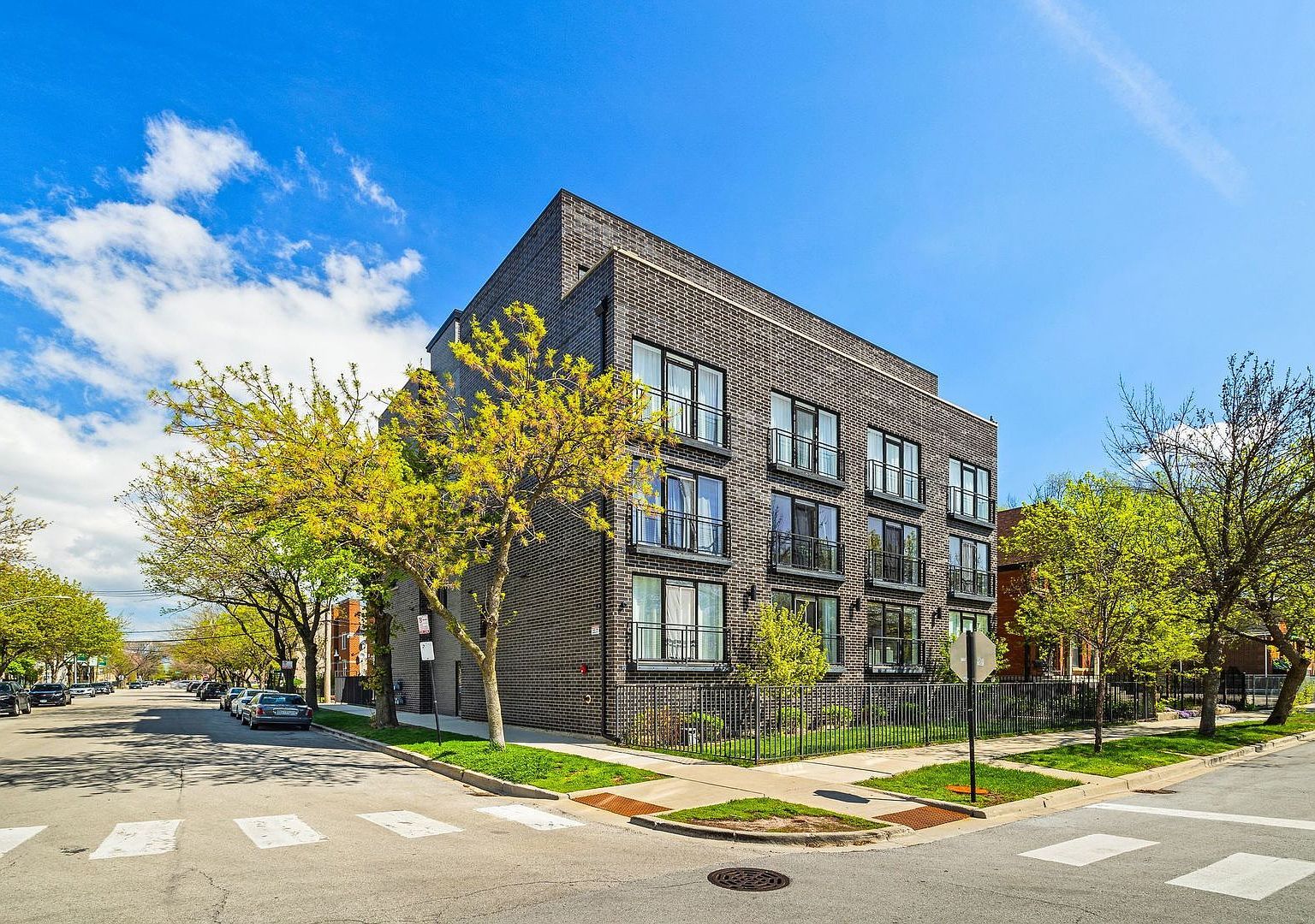 35 S Hoyne Ave #1B Chicago, IL 60612  | Condominium