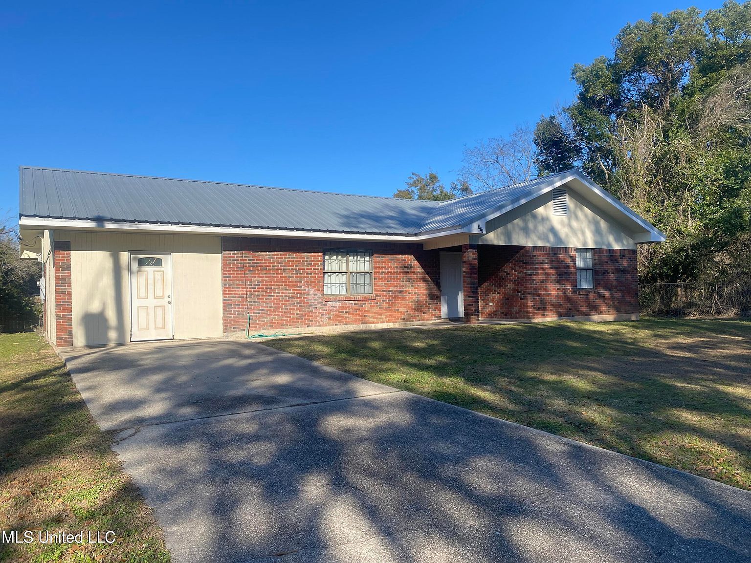 337 Saint George St Bay Saint Louis, MS 39520 - Thumbnail 2