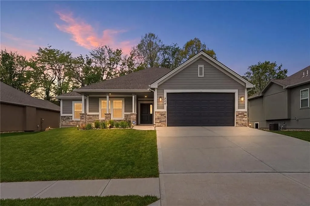 204 S Marimack Ct Kearney, MO 64040, 64040