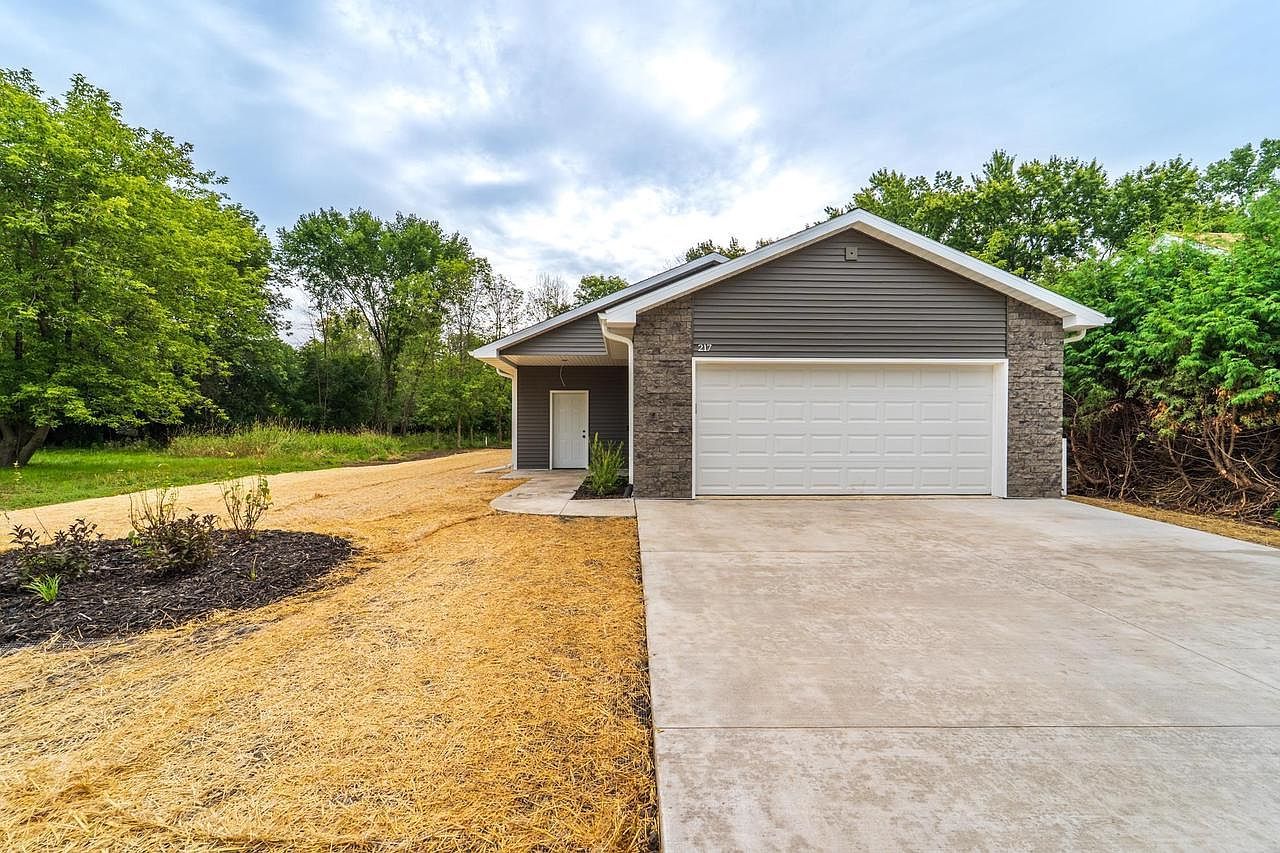 217 2nd St Stevens Point, WI 54481 - Thumbnail 2