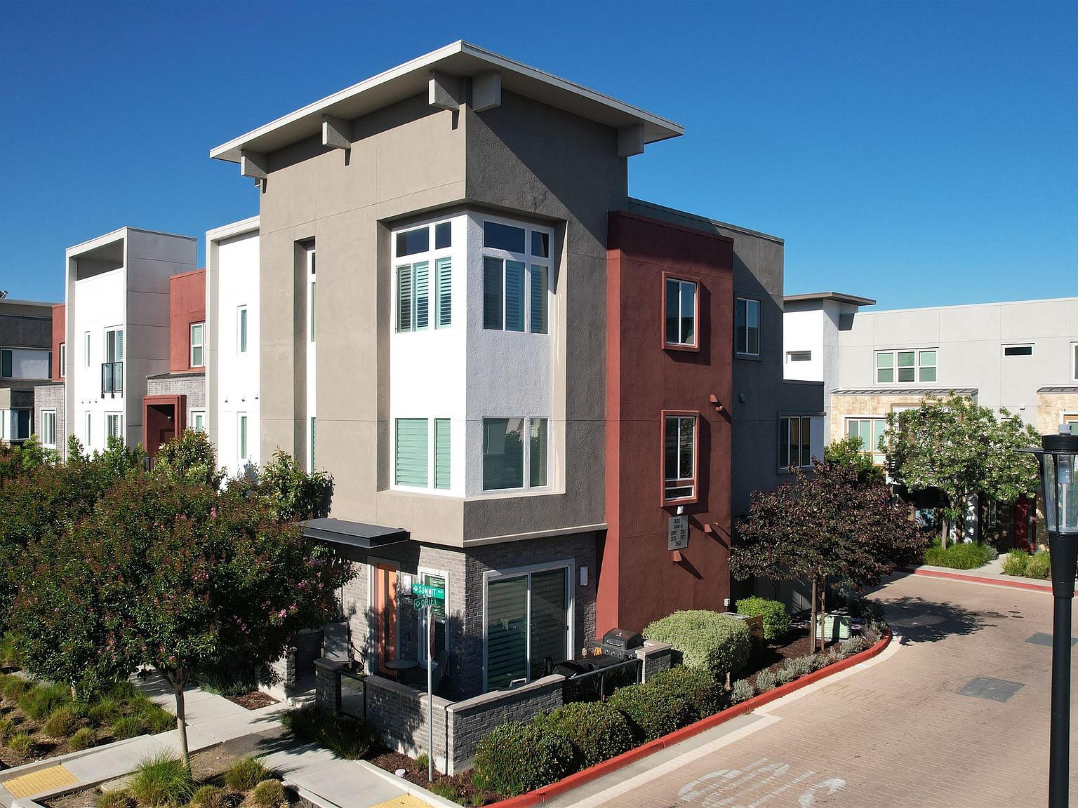 3963 Summit Rd Dublin, CA 94568 | Condominium