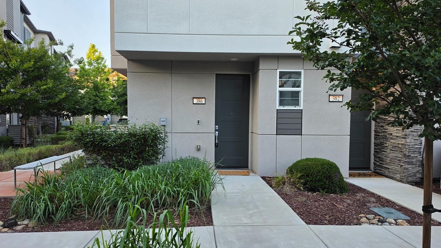 386 Rhythm Ln Hayward, CA 94544  | Condominium