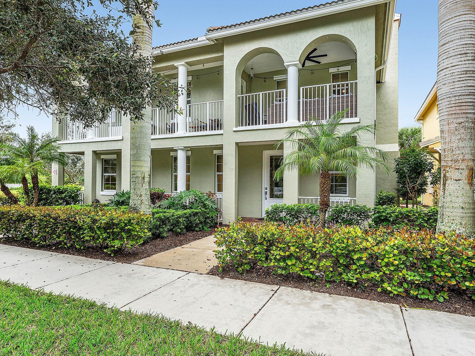 1056 Community Dr Jupiter, FL 33458 - Thumbnail 2