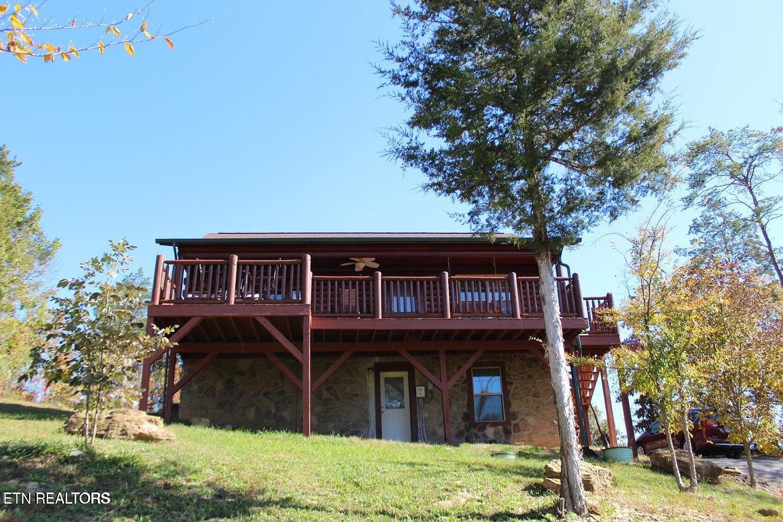 670 Magic Kingdom Ln Sevierville, TN 37876 - Thumbnail 2