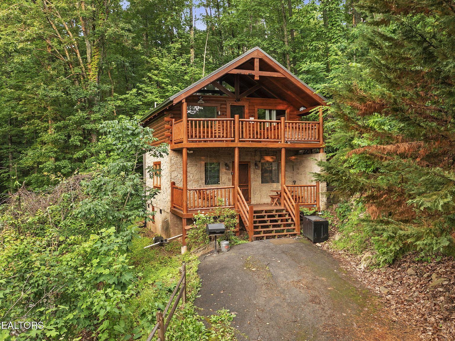 1868 Orchard Dr Pigeon Forge, TN 37876 - Thumbnail 2