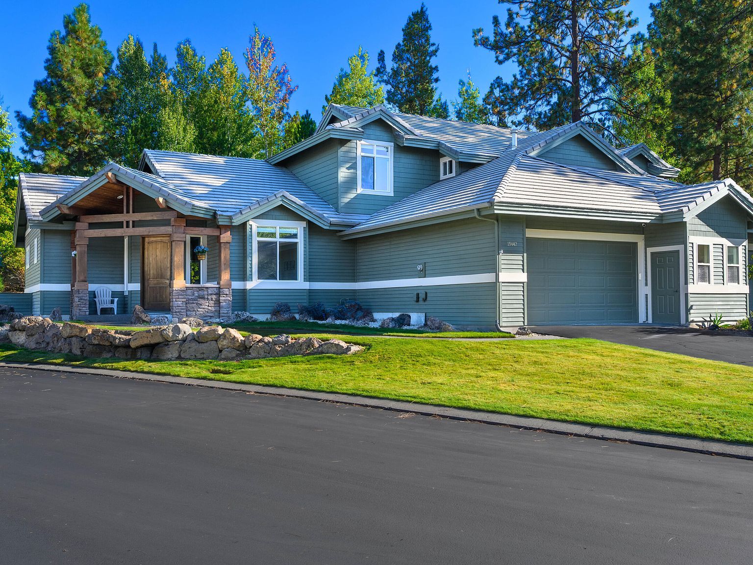 19442 Chip Shot Ln Bend, OR 97702 - Thumbnail 2