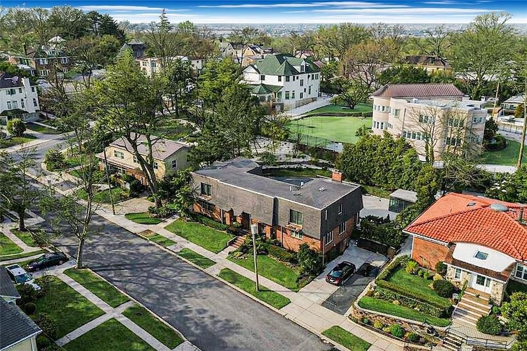 15 Herkimer St Staten Island, NY 10301 - Thumbnail 2