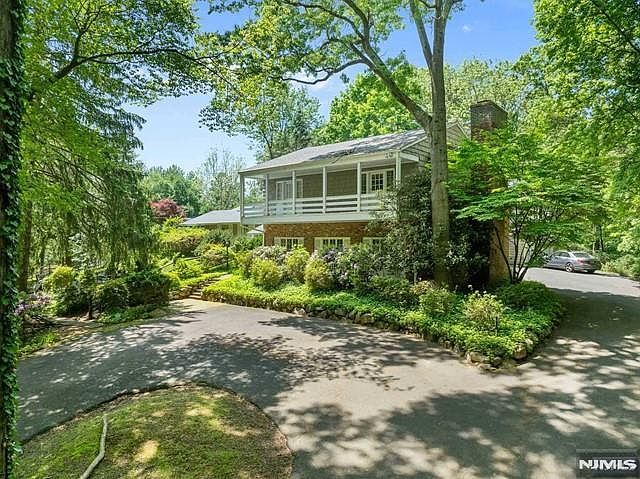 3 Lambs Ln Cresskill, NJ 07626, 7626