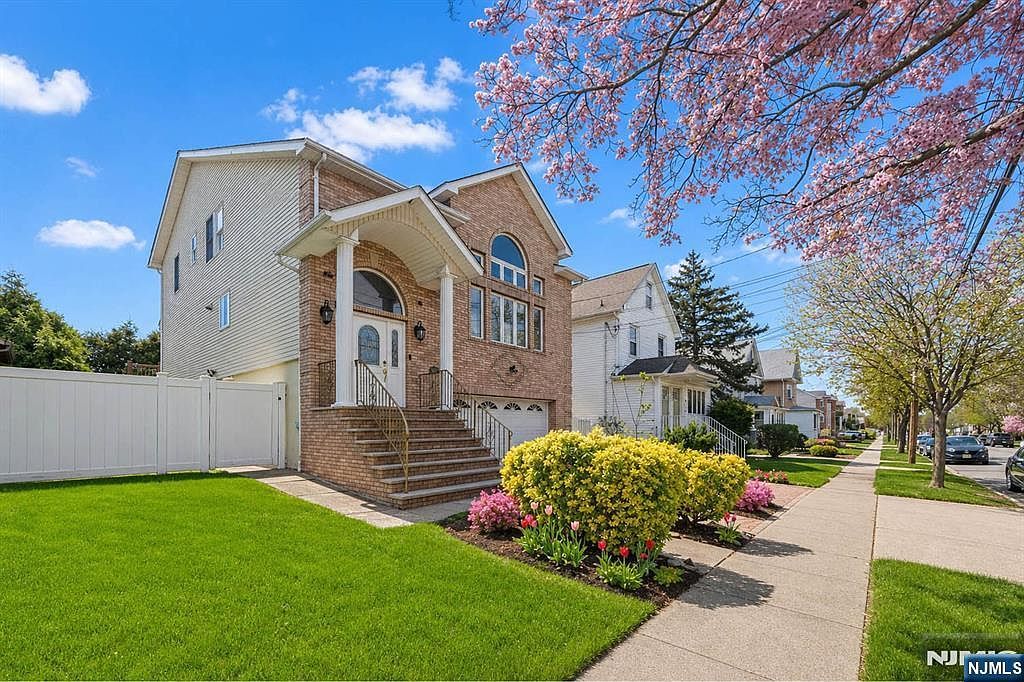 536 2nd Ave Lyndhurst, NJ 07071  | Multi Family