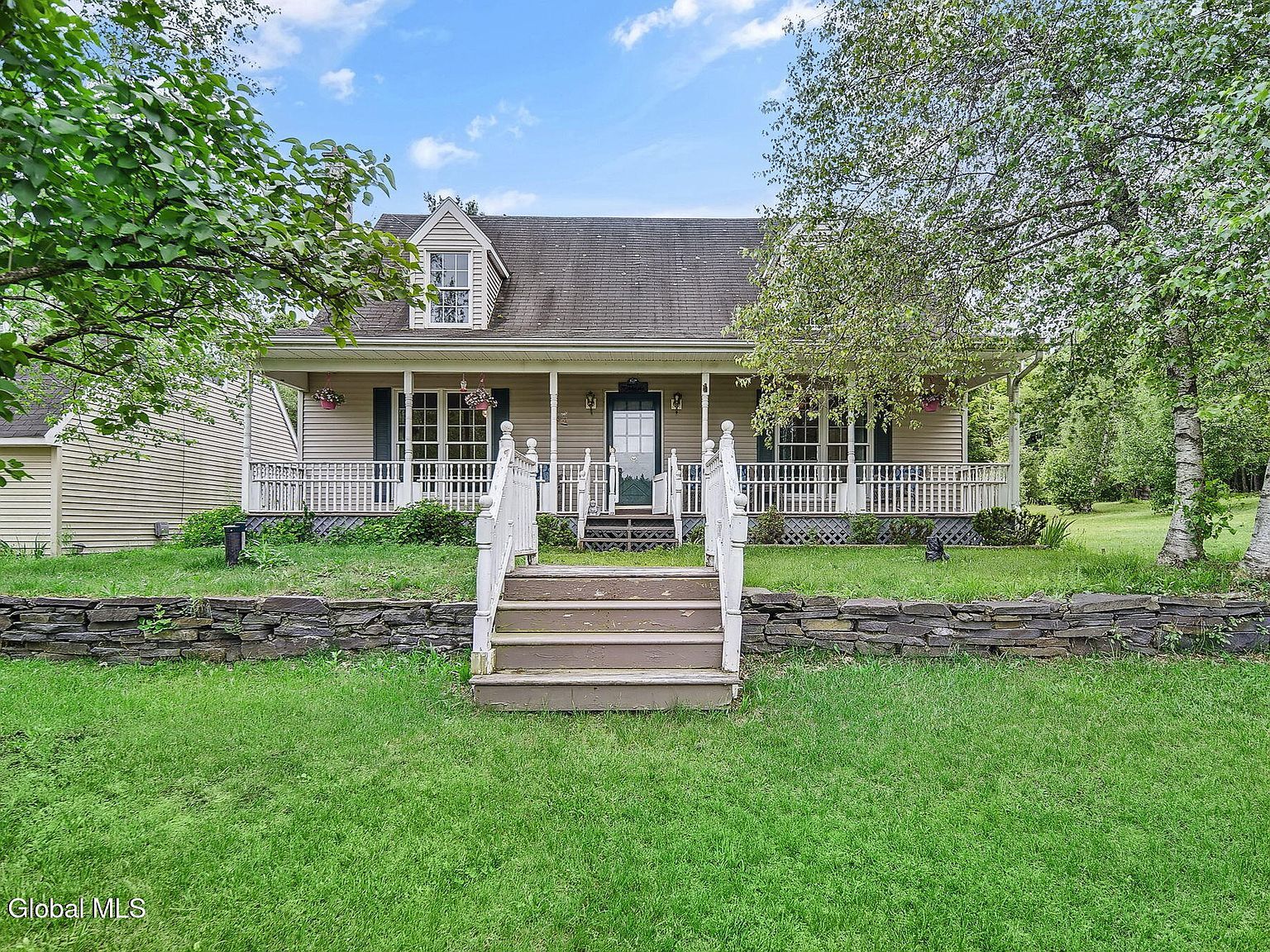 18 Johnson Ln Averill Park, NY 12018 - Thumbnail 2