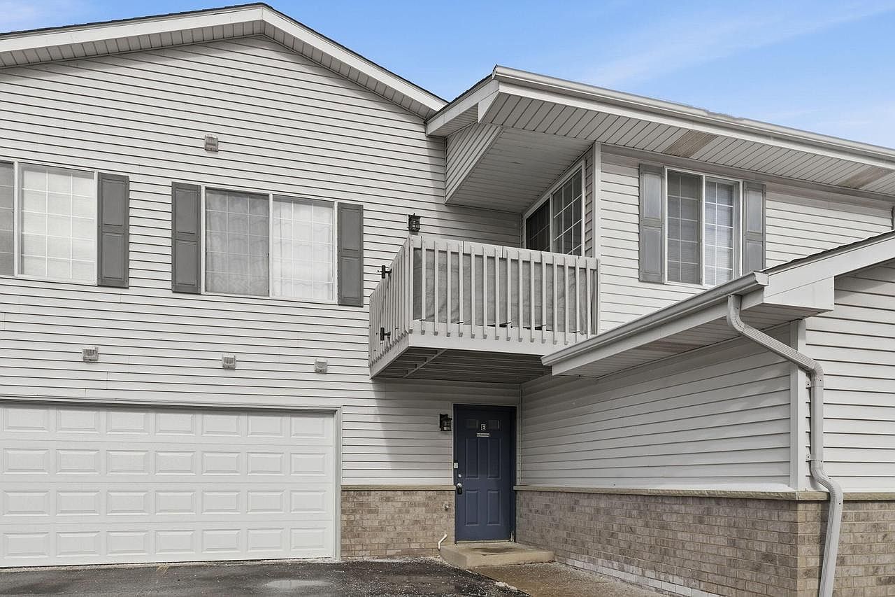 3307 85th St Unit E Kenosha, WI 53142 - Thumbnail 2