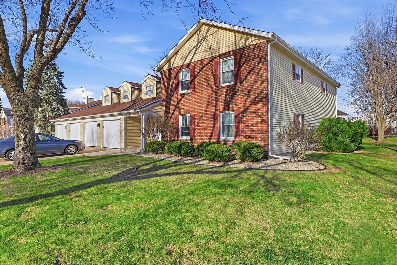 8073 43rd Ave #8A Kenosha, WI 53142  | Condominium