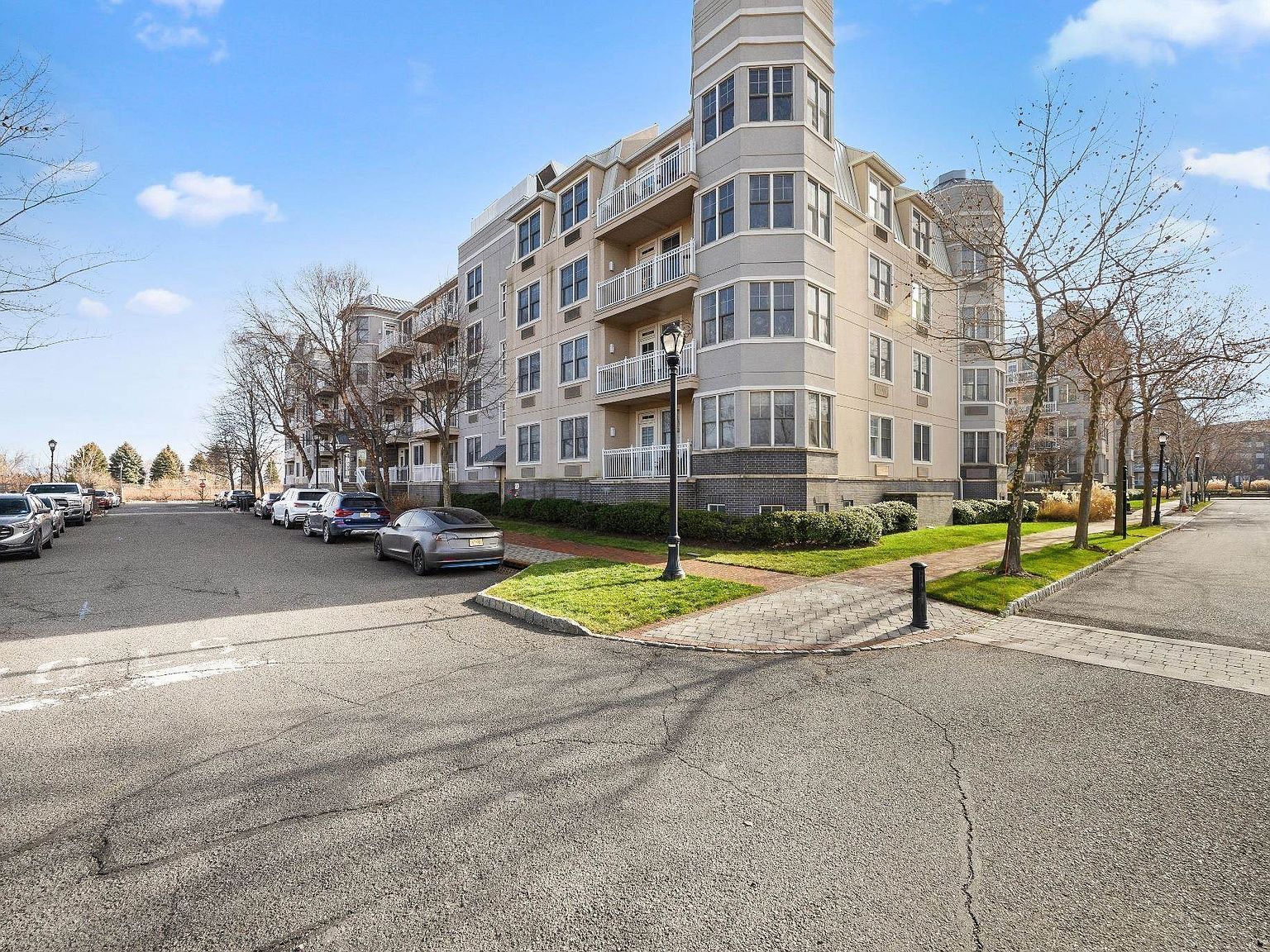 15 Enterprise Ct APT 105 Jersey City, NJ 07305 - Thumbnail 2