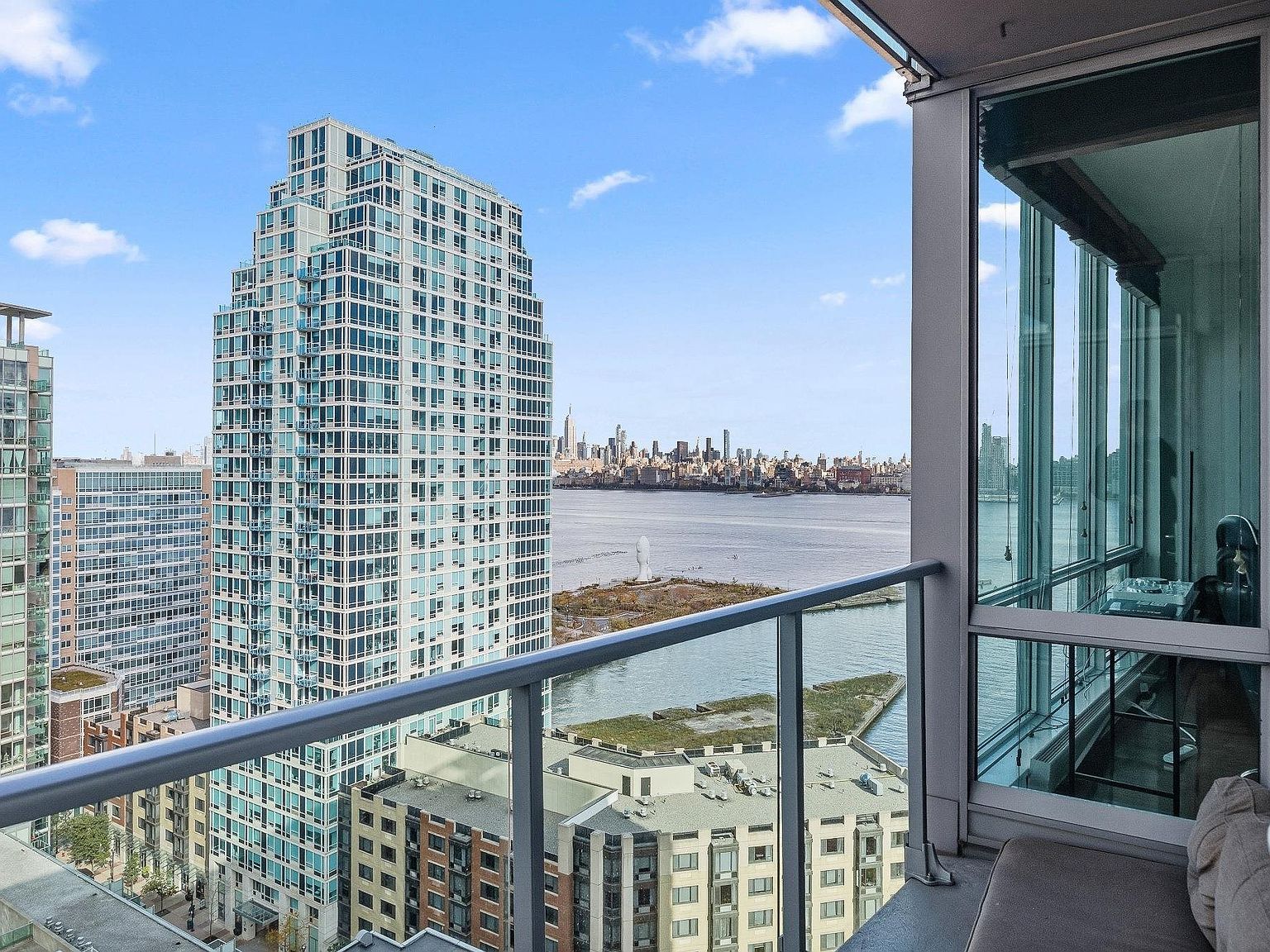 20 Newport Pkwy APT 2311 Jersey City, NJ 07310  | Condominium