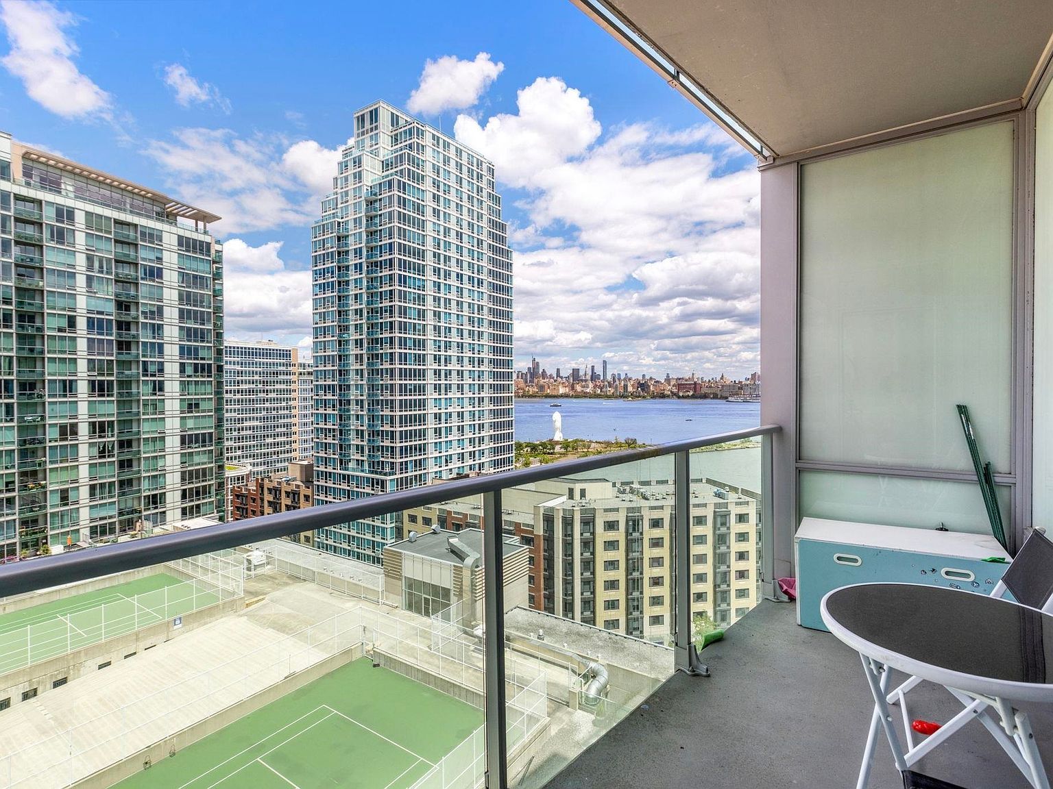 20 Newport Pkwy APT 1812 Jersey City, NJ 07310  | Condominium