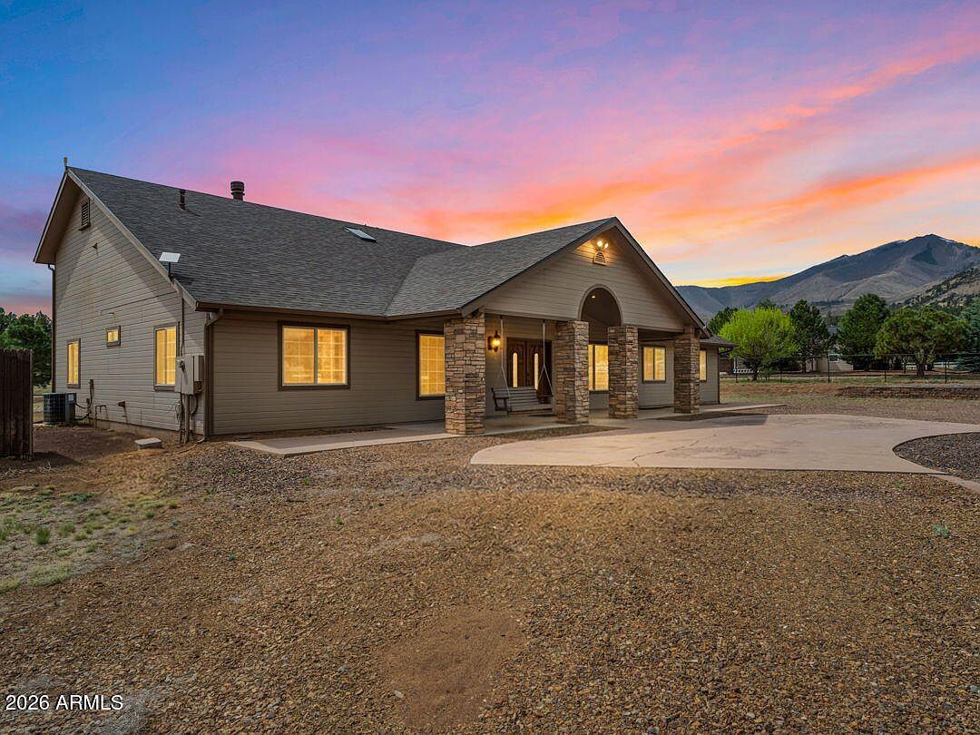 4910 Camino De Los Vientos Flagstaff, AZ 86004  | Single Family