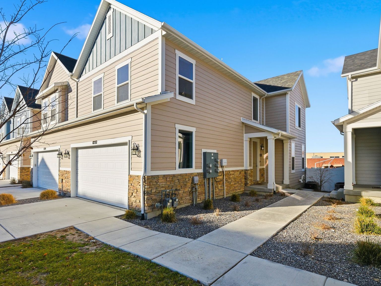 8252 W Cascade View Way S Magna, UT 84044 - Thumbnail 2