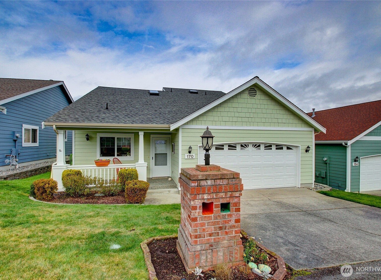 170 NW 13th Ct Oak Harbor, WA 98277 - Thumbnail 2