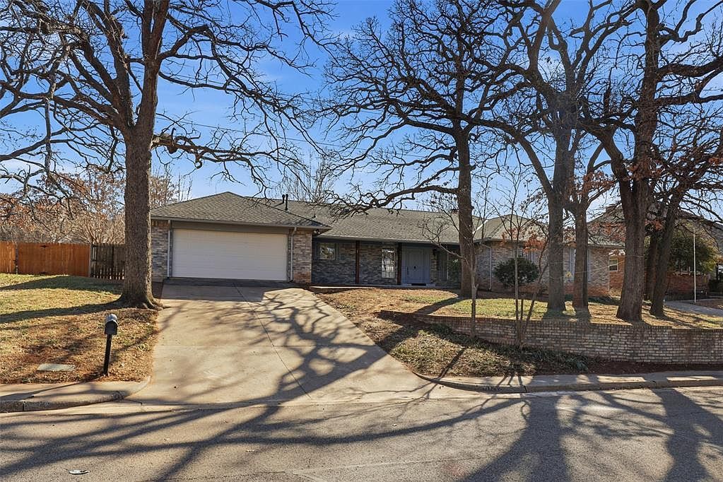 1212 Ridgecrest Rd Edmond, OK 73013 - Thumbnail 2